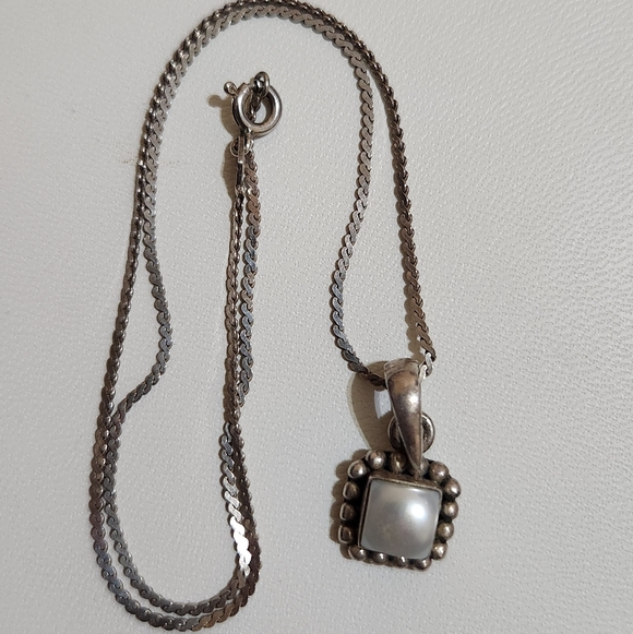 Silpada Sterling Silver Mother of Pearl Pendant Necklace - Picture 2 of 11